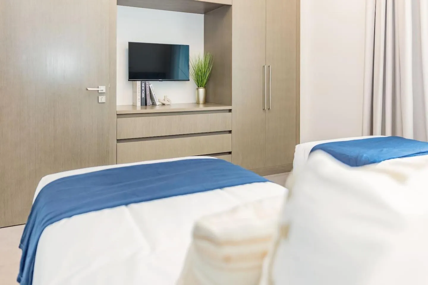 Higuests - Creekside Stylish 3Br Apartment With Views Dubai